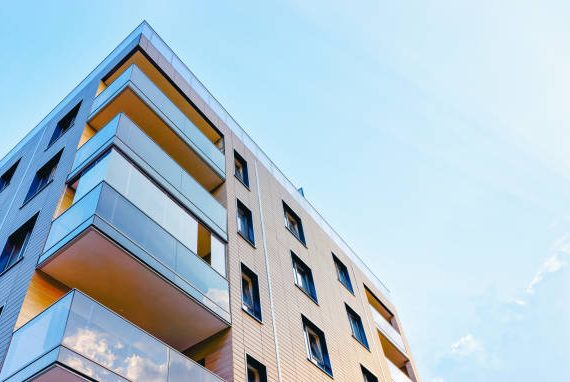 Aujourd’hui, la data urbaine transforme profondément la gestion immobilière. En effet, les données collectées permettent